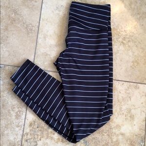 Zyia Black & White Striped Leggings 7/8